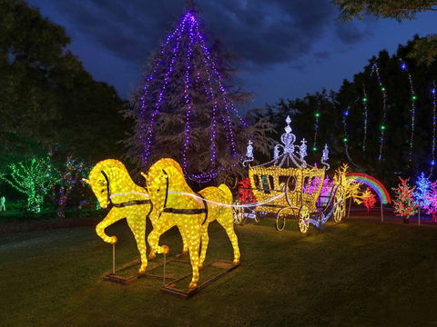 Christmas Lights Spectacular At Hunter Valley Gardens - Palm Beach Accommodation 2