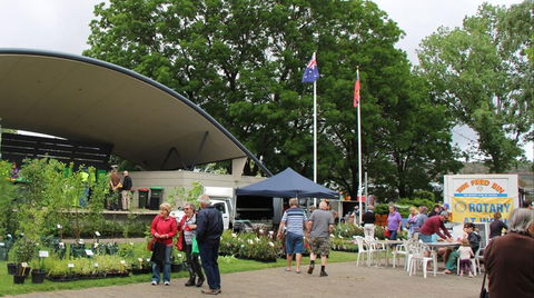 Cooma Rotary Markets - Palm Beach Accommodation 2