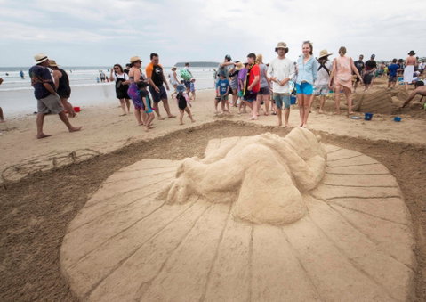 Broulee New Year's Eve Sandcastles And Sculptures - Palm Beach Accommodation 1
