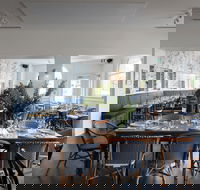 Dine in style with Lola - Palm Beach Accommodation