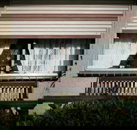 Mass Isolation Australia - Palm Beach Accommodation