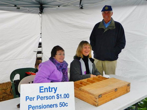 Yarrawonga Mulwala Rotary Club Special Easter Market - Palm Beach Accommodation 0