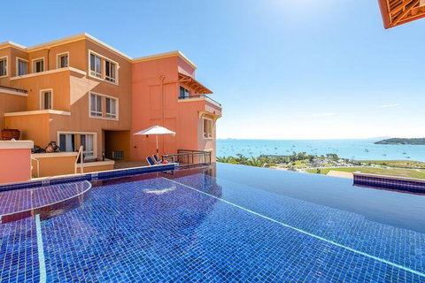 Martinique Whitsunday - Palm Beach Accommodation 5