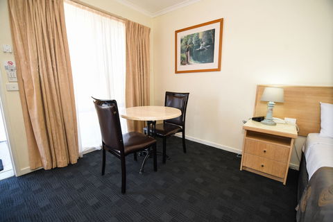 Sandown Heritage Motel - Palm Beach Accommodation 4