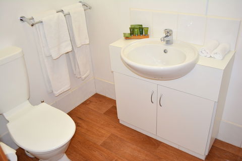 Nitmiluk Chalets - Palm Beach Accommodation 1