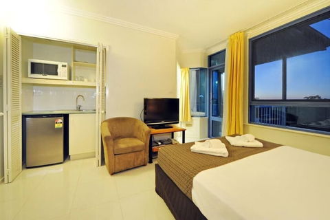 At Whitsunday Vista Holiday Apartments - Palm Beach Accommodation 5