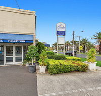 Alexander Motor Inn  Apartments - Palm Beach Accommodation