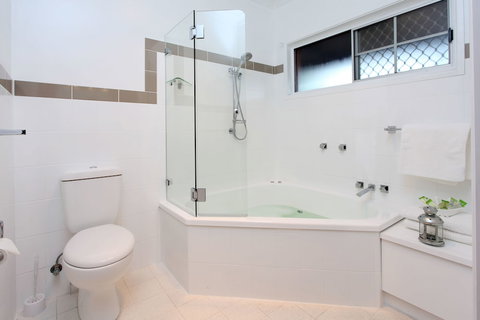 Best Western The Henry Parkes Tenterfield - Palm Beach Accommodation 4