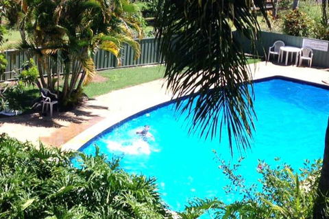 Paradise Palms Resort - Palm Beach Accommodation 4