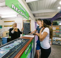 Beaches Backpackers Airlie Beach - Hostel - Palm Beach Accommodation