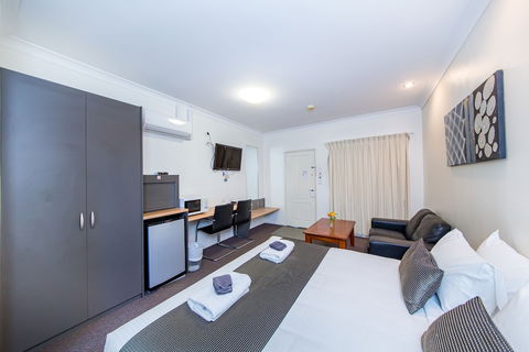 Ascot Lodge Motor Inn Kingaroy - Palm Beach Accommodation 6