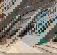 Quality Hotel Bentinck - Palm Beach Accommodation