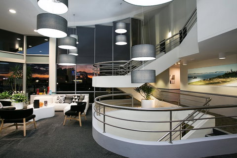 Best Western Plus Apollo International Hotel - Palm Beach Accommodation 4