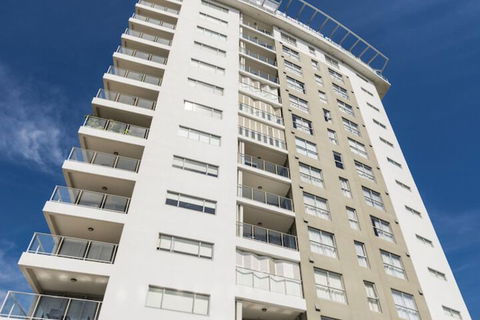 Oaks Ipswich Aspire Suites - Palm Beach Accommodation 3