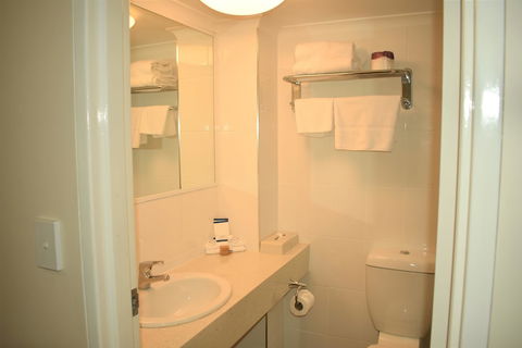 Best Western Parkside Motor Inn - Palm Beach Accommodation 4