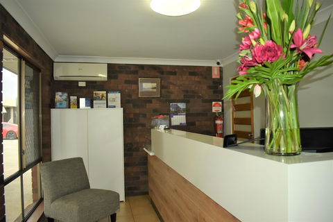 Best Western Parkside Motor Inn - Palm Beach Accommodation 3