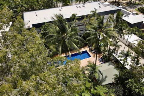 Agincourt Beachfront Apartments - Palm Beach Accommodation 2