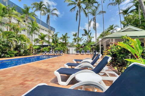 Agincourt Beachfront Apartments - Palm Beach Accommodation 5