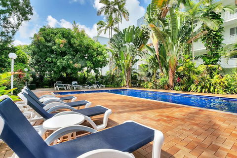 Agincourt Beachfront Apartments - Palm Beach Accommodation 7