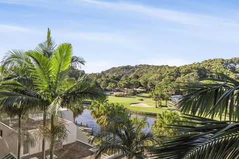 Pacific Bay Resort - Palm Beach Accommodation 1