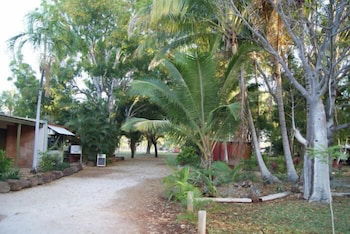 Territory Manor Motel & Caravan Park - Palm Beach Accommodation 6