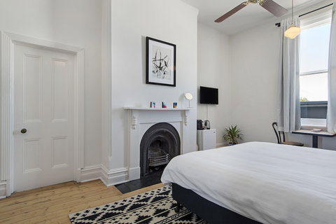 The Local Hotel - Palm Beach Accommodation 1