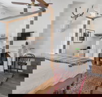 The Local Hotel - Palm Beach Accommodation