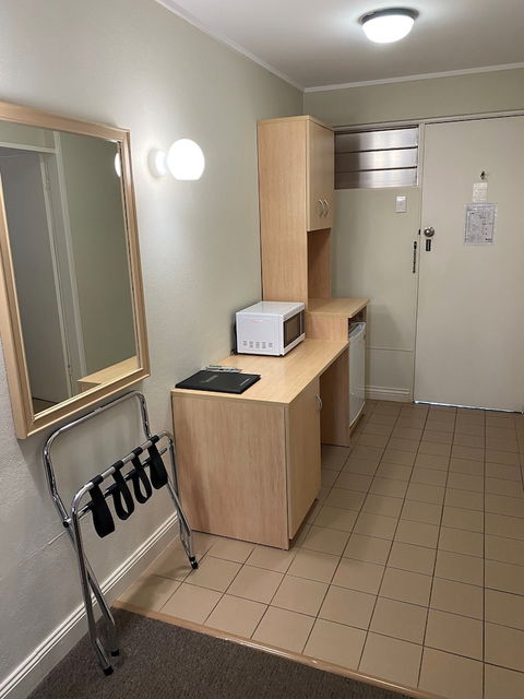 Country Gardens Motel - Palm Beach Accommodation 5