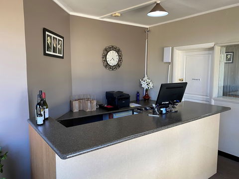Country Gardens Motel - Palm Beach Accommodation 3