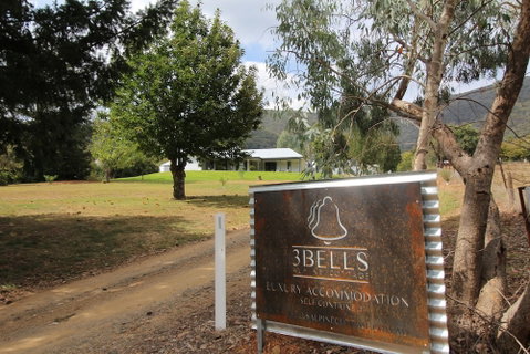 3 Bells Alpine Cottage - Palm Beach Accommodation 1