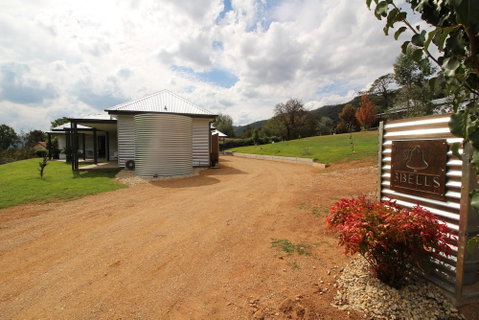 3 Bells Alpine Cottage - Palm Beach Accommodation 0