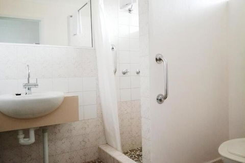 Arcadia Motel - Palm Beach Accommodation 3