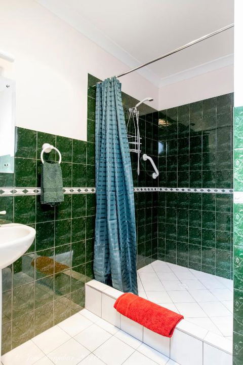 Aarn House B & B Airport Accommodation - Palm Beach Accommodation 2