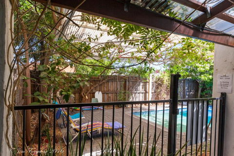 Aarn House B & B Airport Accommodation - Palm Beach Accommodation 3