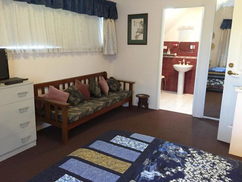 Aarn House B & B Airport Accommodation - Palm Beach Accommodation 1
