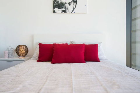 C3CBD Melbourne Apartment - Palm Beach Accommodation 7