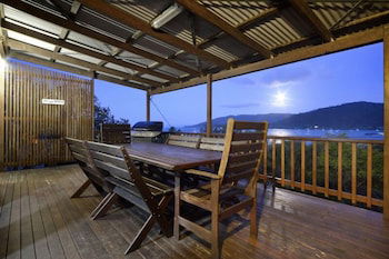Airlie Getaway - Views - Palm Beach Accommodation 5