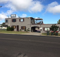 Warwick Vines Motel - Palm Beach Accommodation