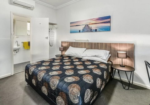 Rest Motels Naracoorte - Palm Beach Accommodation 0
