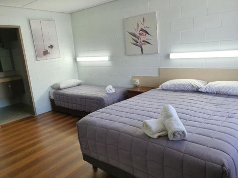 Parkside Motel Morwell - Palm Beach Accommodation 4