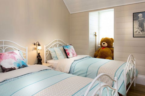 Arcoona Manor - Palm Beach Accommodation 5
