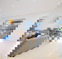 Panania Gemini Lodge - Palm Beach Accommodation