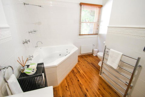 Mill Cottage - Palm Beach Accommodation 6