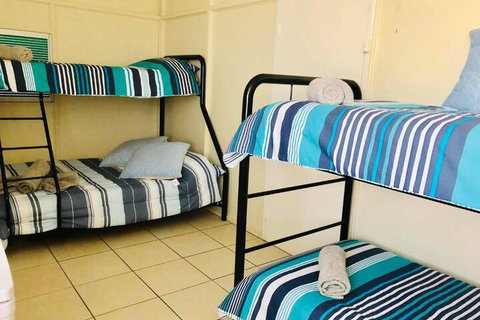 Accommodation At Isa - Palm Beach Accommodation 6