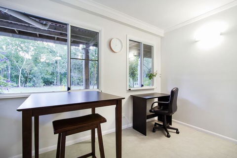 Airlie Beach Eco Cabins - Palm Beach Accommodation 3