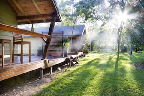 Airlie Beach Eco Cabins - Palm Beach Accommodation 0