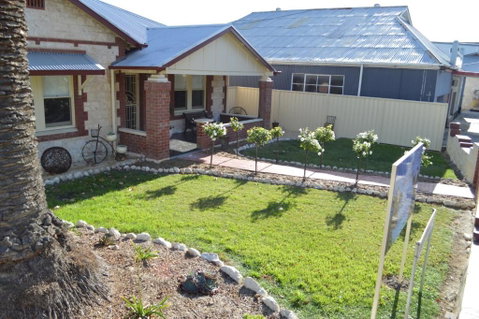 Two Cow Cottage Bed & Breakfast - Palm Beach Accommodation 4