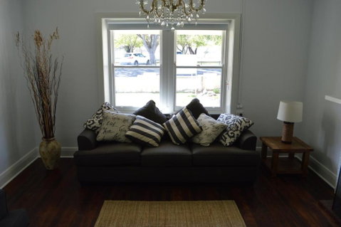 Two Cow Cottage Bed & Breakfast - Palm Beach Accommodation 3