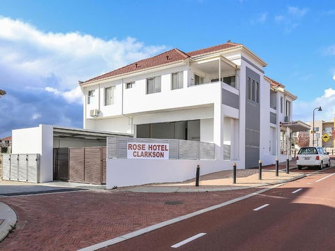 Rose Hotel Clarkson - Palm Beach Accommodation 2