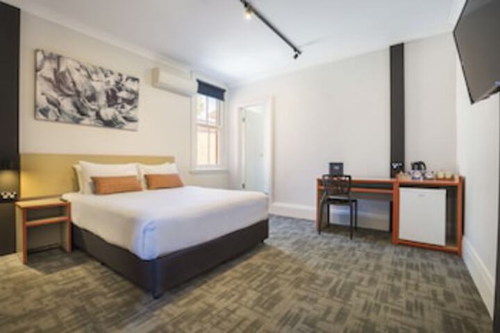Birrong NSW Palm Beach Accommodation